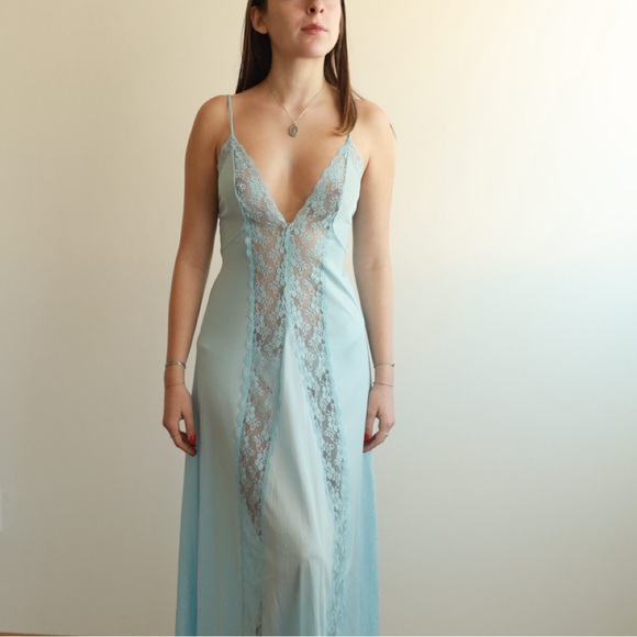 Blue lace vintage evening gown - Picture 1 of 4
